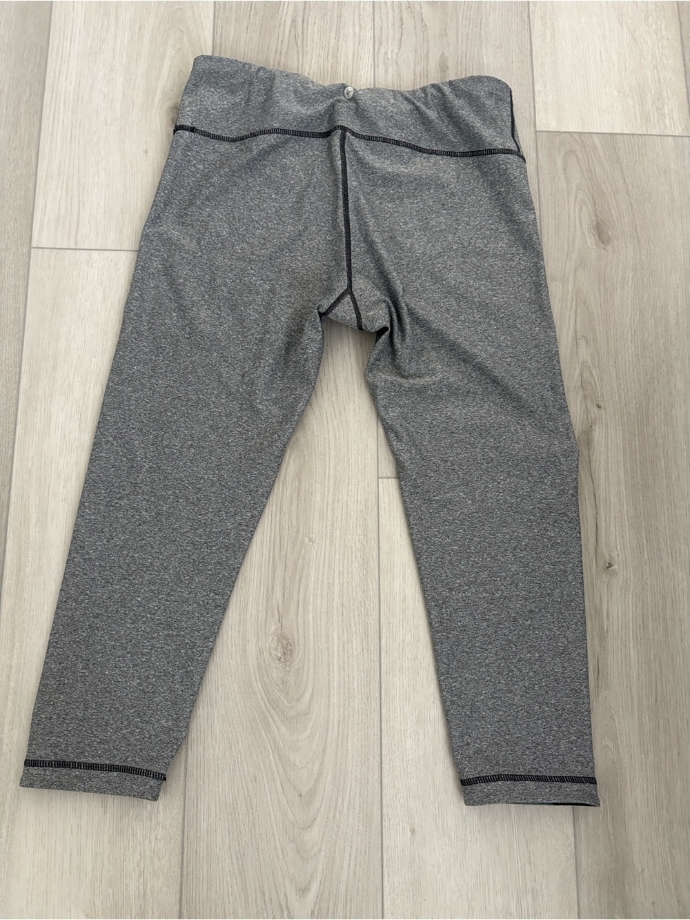 90 Degree By Reflex Black Floral Cropped Leggings - Picture 6 of 6